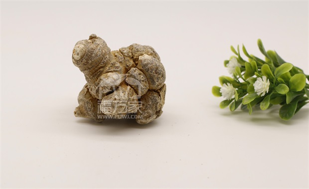 手脚冰凉还冒汗可以吃三七粉吗？